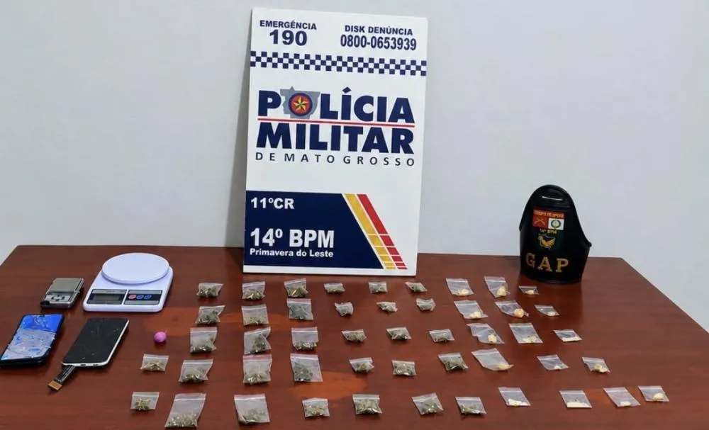 Dupla é presa por tráfico e uso de drogas após denúncia durante patrulhamento em Primavera do Leste